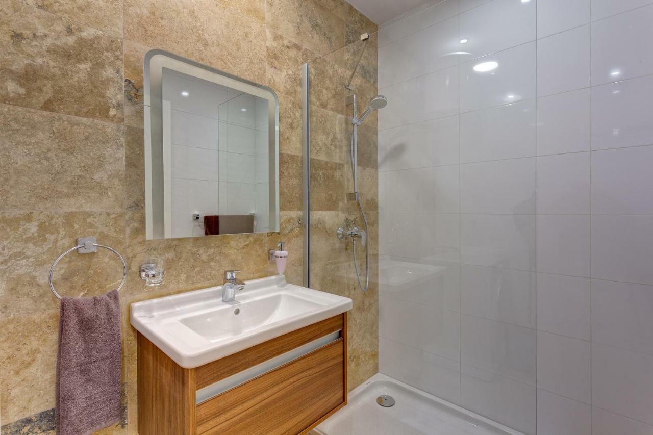 Modern 2 Bedroom Apartment In St Julians Saint Julian's Luaran gambar